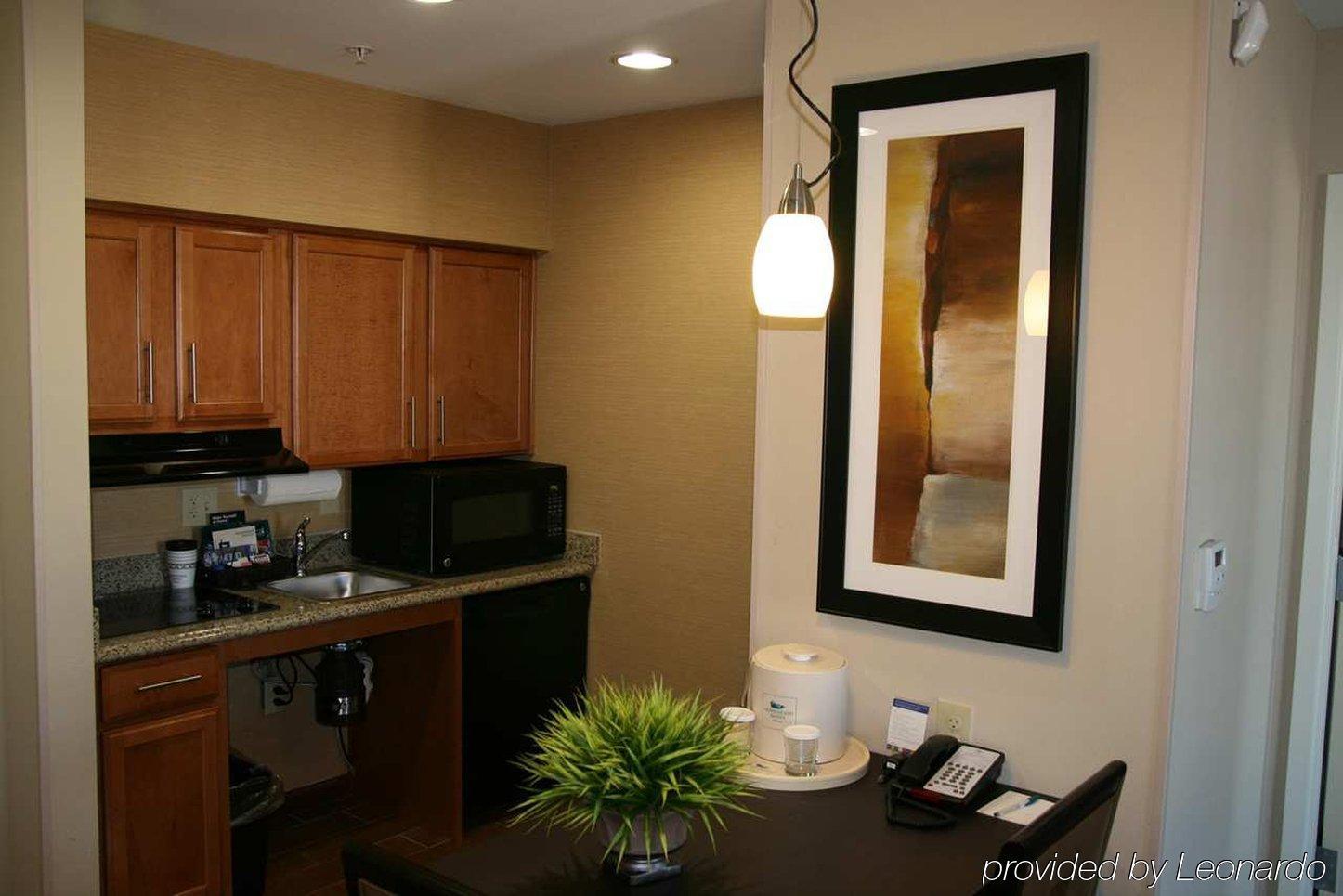 Homewood Suites By Hilton Cedar Rapids-North Номер фото