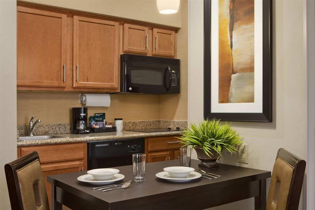 Homewood Suites By Hilton Cedar Rapids-North Номер фото